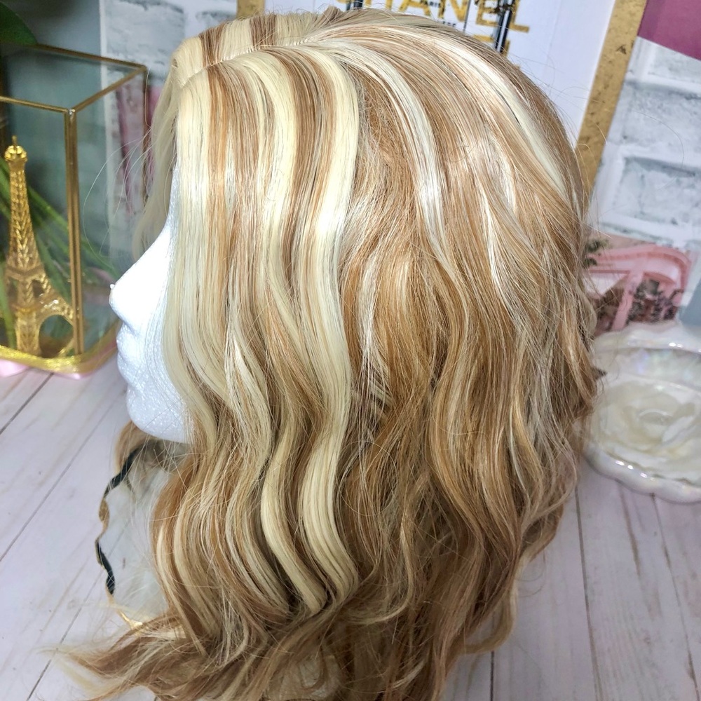 Honey & Light Blonde Mixed Gradient 14” Wavy Bob Synthetic Wig - Heat Resistant - Picture 6 of 16